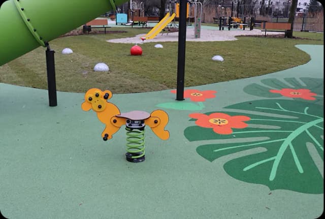 Bezpieczne podłoże pod plac zabaw w ogrodzie - uniknij niebezpieczeństw Bezpieczne podłoże pod plac zabaw w ogrodzie - uniknij niebezpieczeństw