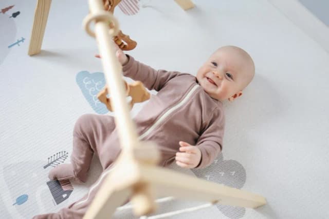 Najlepsze zabawki sensoryczne 6m+ dla rozwoju Twojego malucha Najlepsze zabawki sensoryczne 6m+ dla rozwoju Twojego malucha