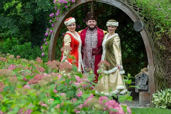 Jak zrobić strój szlachcica - krok po kroku do autentycznego kostiumu Jak zrobić strój szlachcica - krok po kroku do autentycznego kostiumu