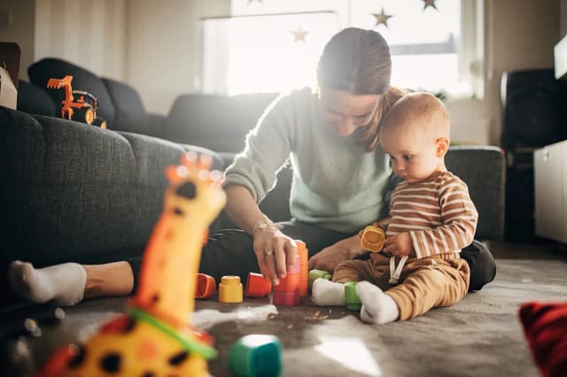 Zabawy sensoryczne dla 7 miesięcznego dziecka, które rozweselą malucha Zabawy sensoryczne dla 7 miesięcznego dziecka, które rozweselą malucha