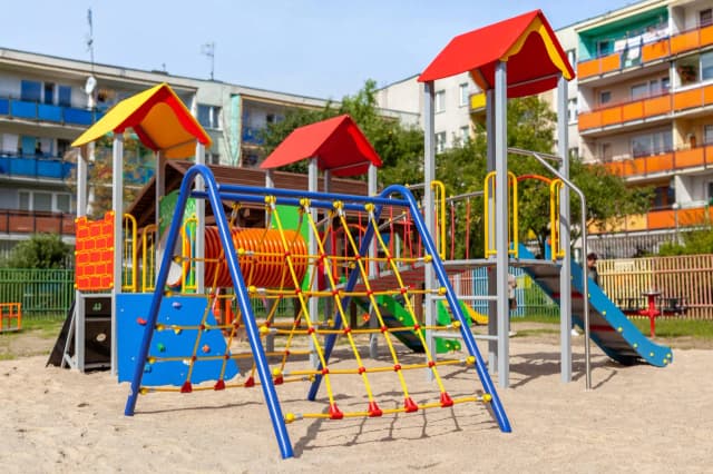 Ile kosztuje plac zabaw dla dzieci? Ceny, opcje i oszczędności Ile kosztuje plac zabaw dla dzieci? Ceny, opcje i oszczędności