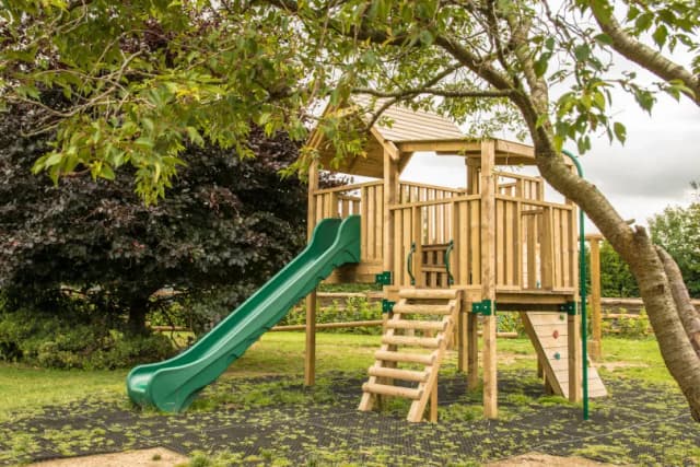 Jak zrobić samemu plac zabaw dla dzieci - proste i bezpieczne sposoby Jak zrobić samemu plac zabaw dla dzieci - proste i bezpieczne sposoby